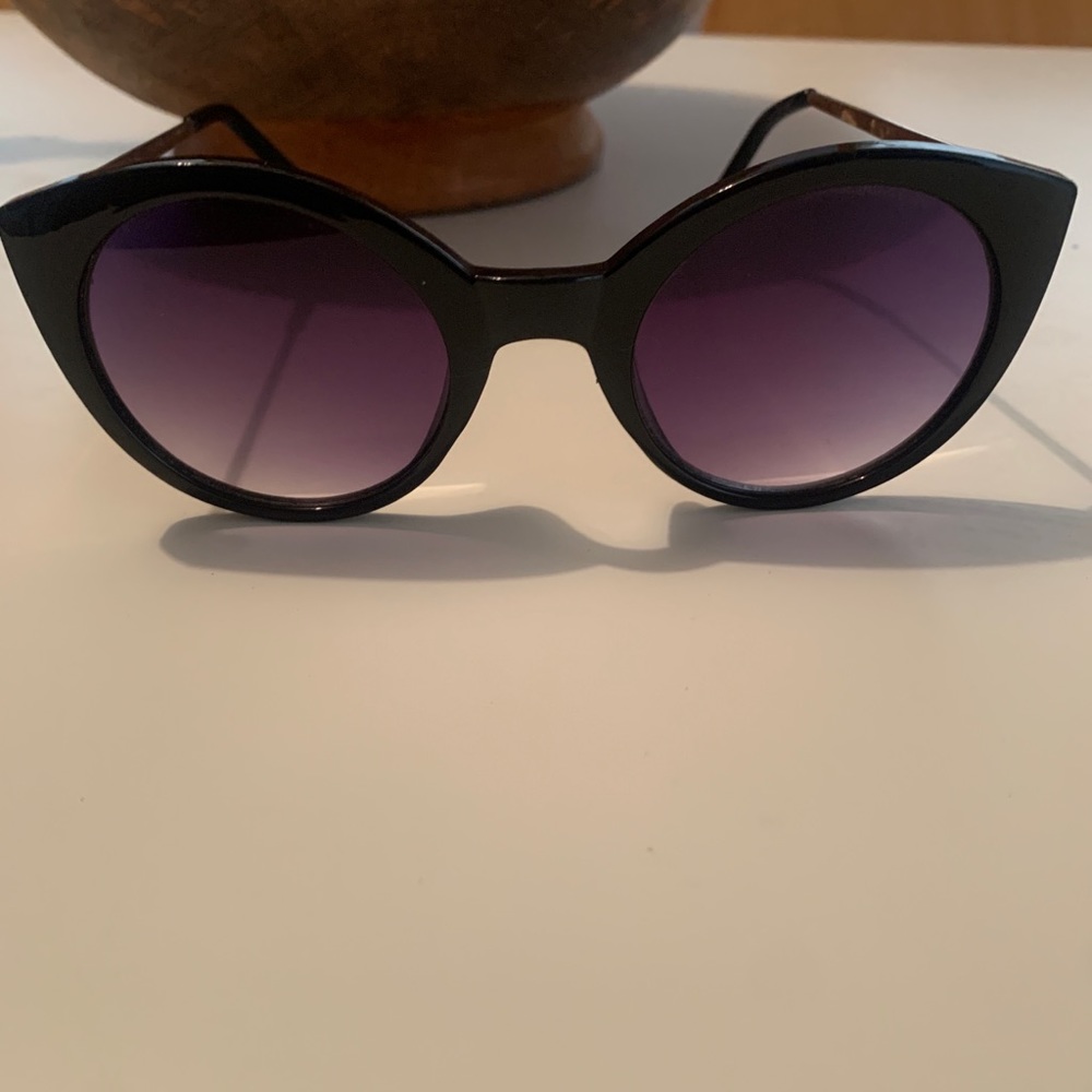 WOMENS RETRO FASHION BOLD HIGH TEMPLE CAT EYE SUNGLASSES